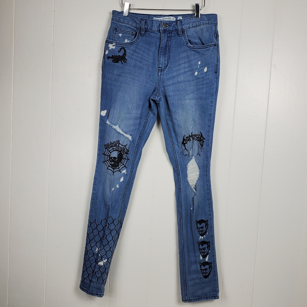 Broken Promises heartbreak skull scorpion  factory distressed ultra-slim jeans - Picture 14 of 14